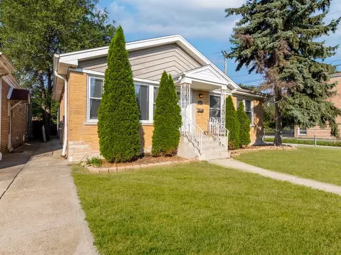7914 S Troy St, Chicago, IL 60652