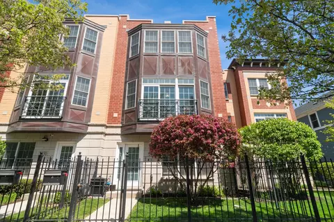 2448 W Fletcher St, Chicago, IL 60618