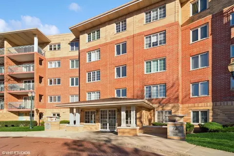 720 Creekside Dr #403B, Mount Prospect, IL 60056