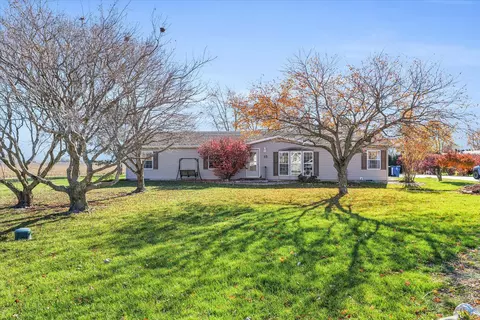 15 Cherry, Ogden, IL 61859 photo 2