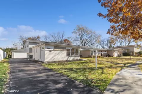 7624 Maple St, Morton Grove, IL 60053