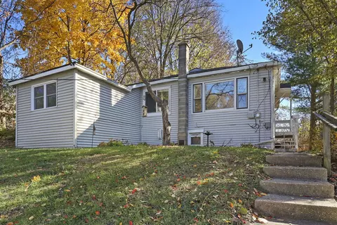 38585 N Hilltop Ave, Antioch, IL 60002