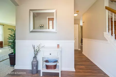 1101 Cimarron Dr, Cary, IL 60013 photo 3