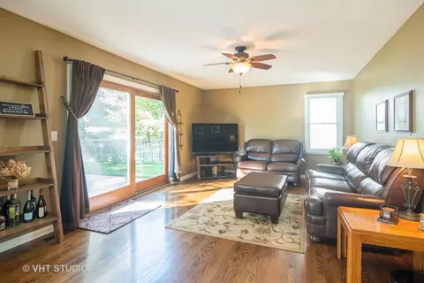1101 Cimarron Dr, Cary, IL 60013 photo 8