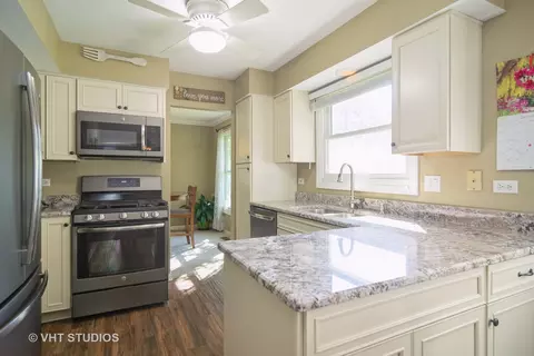 1101 Cimarron Dr, Cary, IL 60013 photo 6