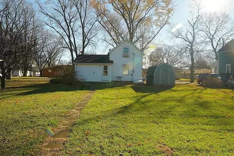 115 W James St, Forrest, IL 61741 photo 5