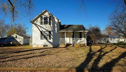 115 W James St, Forrest, IL 61741