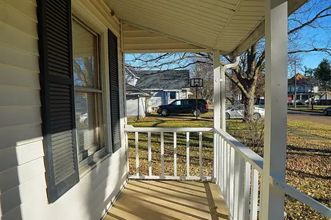 115 W James St, Forrest, IL 61741 photo 11