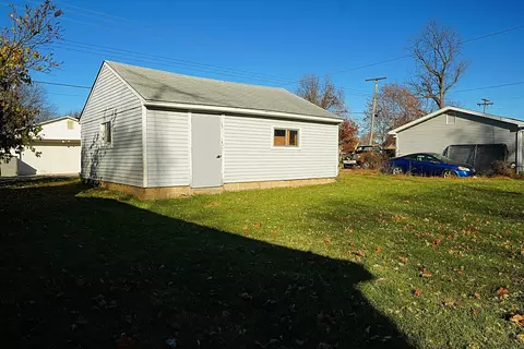 115 W James St, Forrest, IL 61741 photo 9