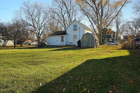 115 W James St, Forrest, IL 61741 photo 8