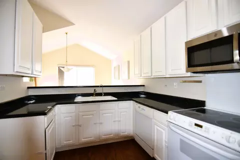 9415 Harrison St, Des Plaines, IL 60016 photo 5
