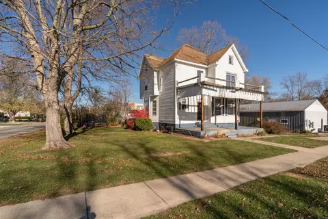 500 E Cedar St, Le Roy, IL 61752
