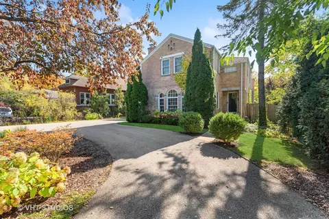 554 Dundee Rd, Glencoe, IL 60022