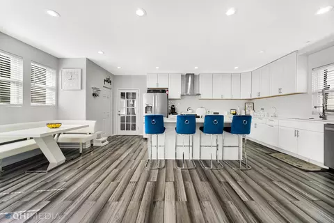 10426 S Charles St, Chicago, IL 60643 photo 4