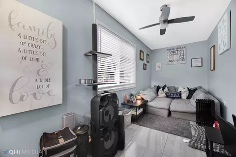 10426 S Charles St, Chicago, IL 60643 photo 17
