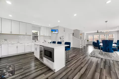 10426 S Charles St, Chicago, IL 60643 photo 7