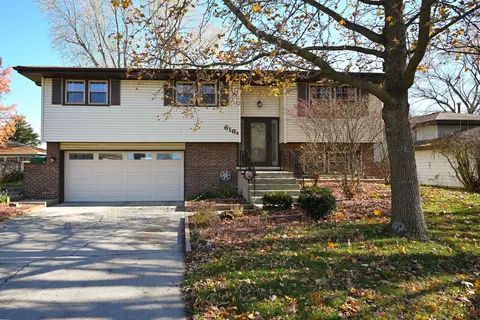 616 Shorewood Dr, Shorewood, IL 60404