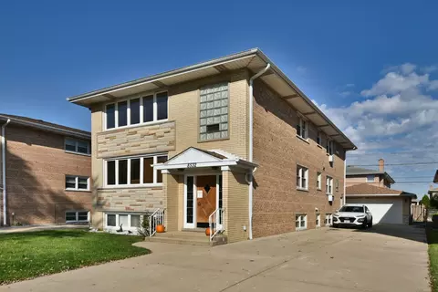 8532 W Argyle St, Chicago, IL 60656