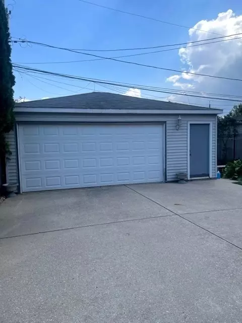 10819 S Avenue E, Chicago, IL 60617 photo 15