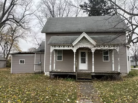 515 E Center St, Sheldon, IL 60966