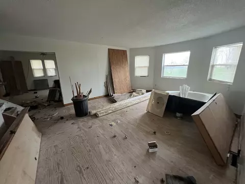 515 E Center St, Sheldon, IL 60966 photo 4