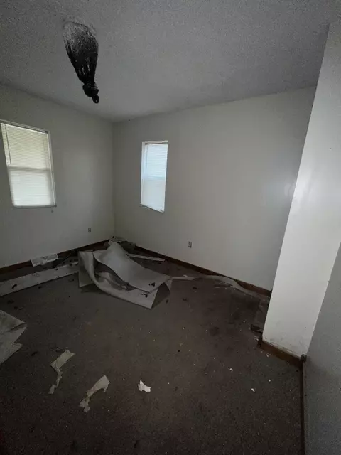 515 E Center St, Sheldon, IL 60966 photo 8