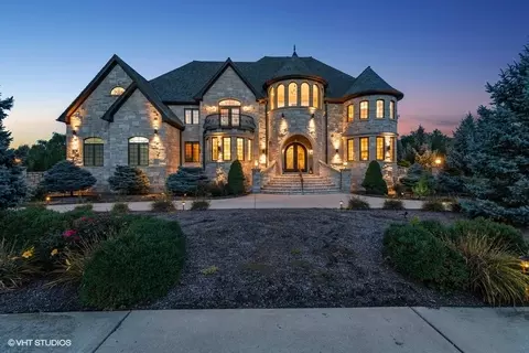 10 Creekside Ln, Barrington Hills, IL 60010