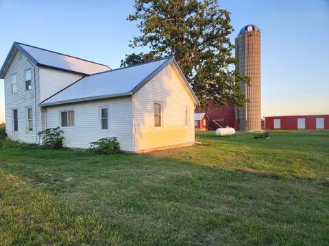 23909 Lawrence Rd, Chemung, IL 60033 photo 7