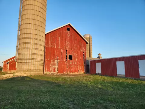 23909 Lawrence Rd, Chemung, IL 60033 photo 8