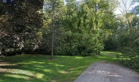 27787 N Converse Rd, Island Lake, IL 60042