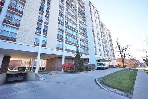 33 N Main St #7J, Lombard, IL 60148