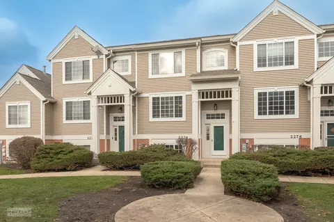 2274 Daybreak Dr, Aurora, IL 60503