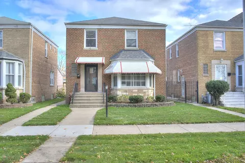 8531 S Bennett Ave, Chicago, IL 60617