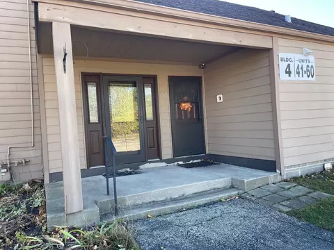 3321 Beacon St #58, North Chicago, IL 60064