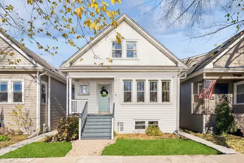 5212 W Waveland Ave, Chicago, IL 60641