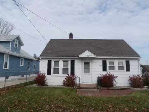 1102 Carroll St, Streator, IL 61364
