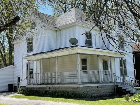 Exterior - 170 E Iroquois St, Sheldon, IL 60966 photo 2 of 6