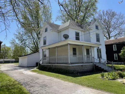 Exterior - 170 E Iroquois St, Sheldon, IL 60966 photo 5 of 6