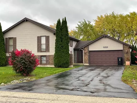 1515 Cobblestone Ct, Johnsburg, IL 60051 photo 1