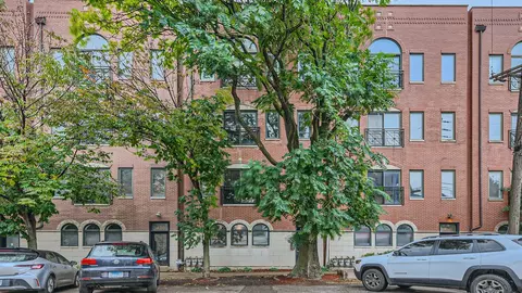 422 N Noble St #1, Chicago, IL 60642