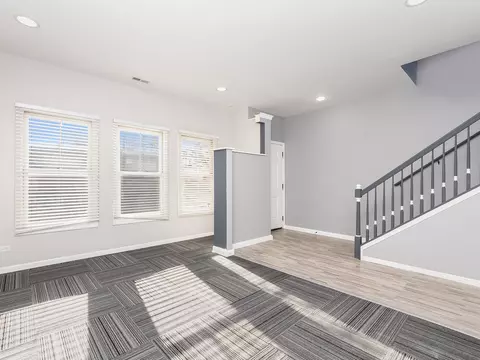 244 Lake St, Elgin, IL 60120 photo 3