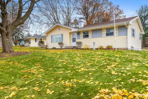 4901 Carol Ct, Rockford, IL 61108