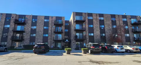 8923 Knight Ave #208, Des Plaines, IL 60016