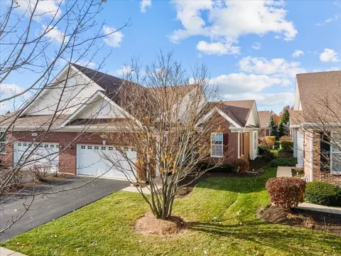 2866 Bond Cir, Naperville, IL 60563