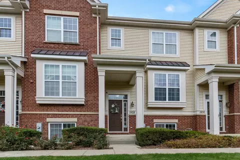 1932 Potomac Ct, Wheeling, IL 60090