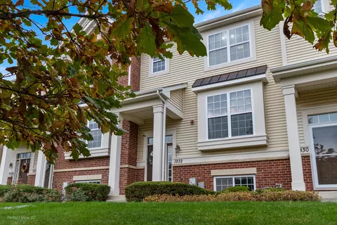 1932 Potomac Ct, Wheeling, IL 60090 photo 2