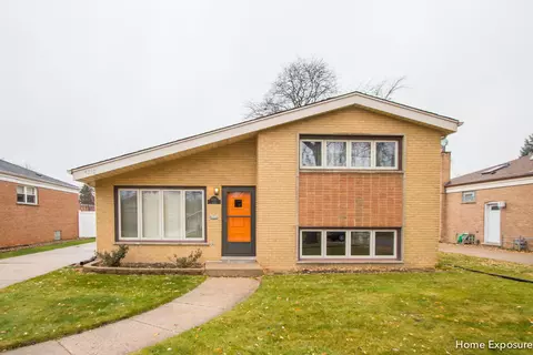 4312 Adeline Dr, Oak Lawn, IL 60453