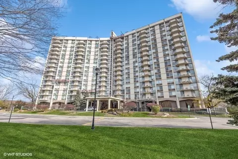 40 N Tower Rd #3H, Oak Brook, IL 60523