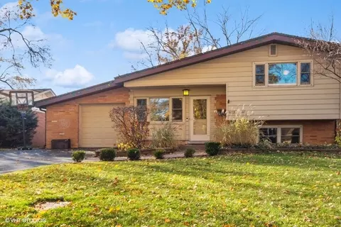 623 2nd Ave, Libertyville, IL 60048