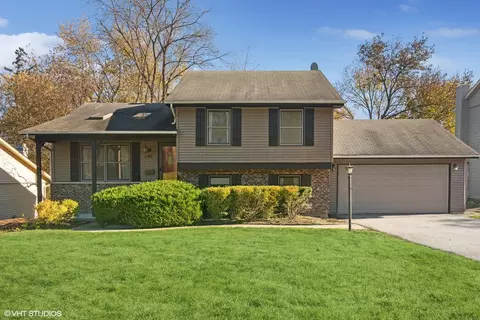 245 Thomas St, Cary, IL 60013